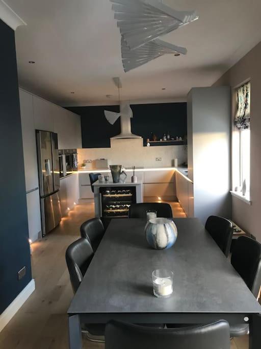 Ultra Stylish Furnished In Ferienhaus *